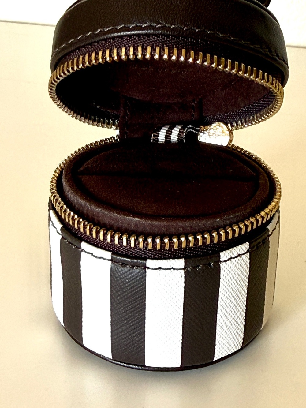 Retired Henri Bendel Brown Stripe Travel Jewelry Case Ring Box - Picture 5 of 9